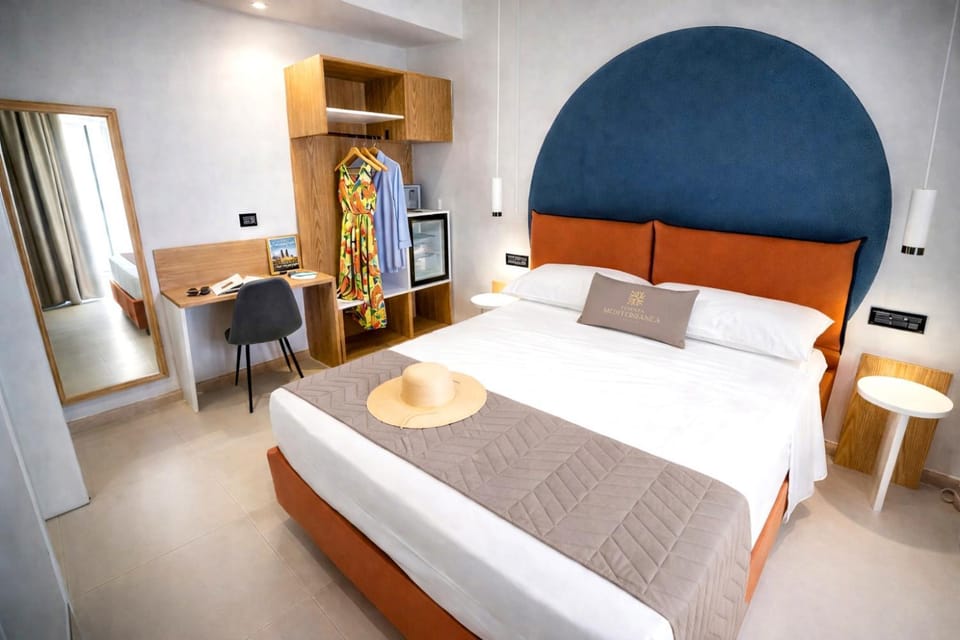 Bed, Photo of the whole room, Bedroom, wardrobe