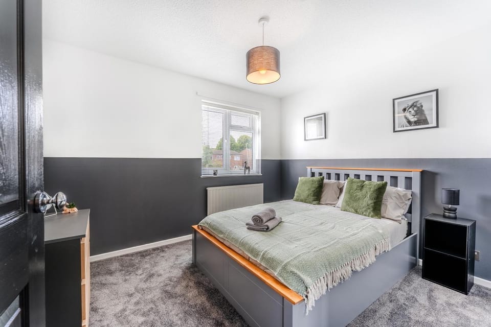 Bed, Photo of the whole room, Bedroom