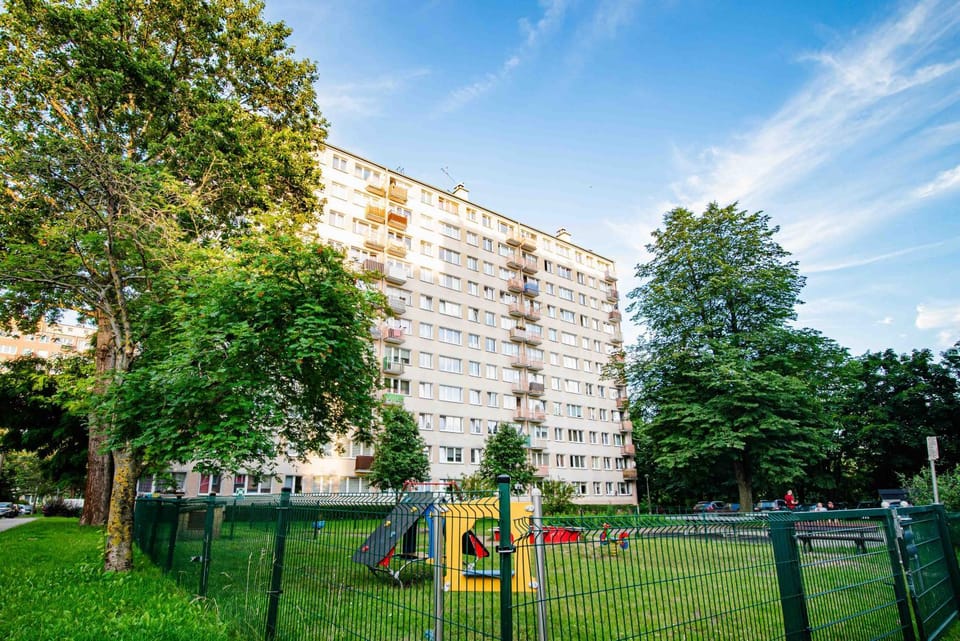 Property building, Spring, Day, Natural landscape, Children play ground