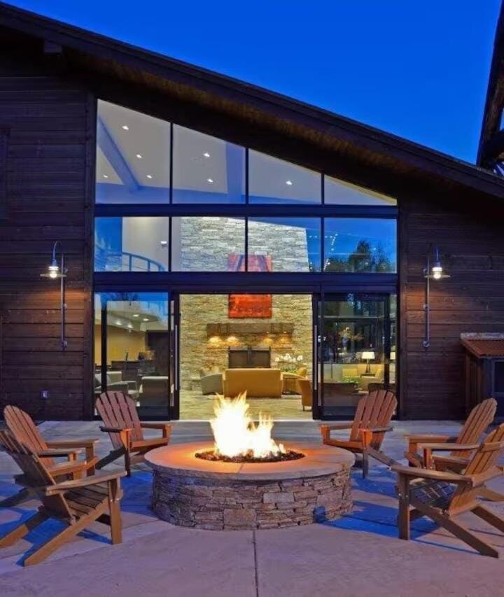 Property building, Seating area