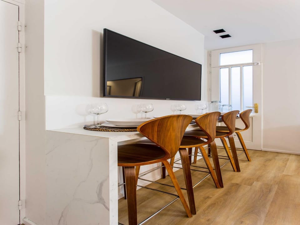 TV and multimedia, Dining area