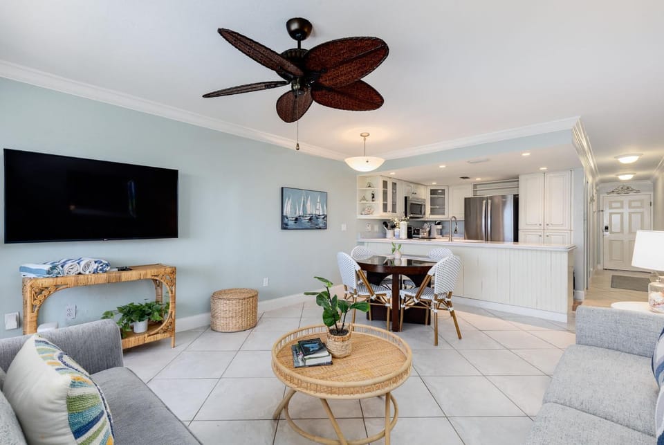 Beach Villa 2011 - Captiva One Bedroom Deluxe Beachfront Residence House in Sanibel Island
