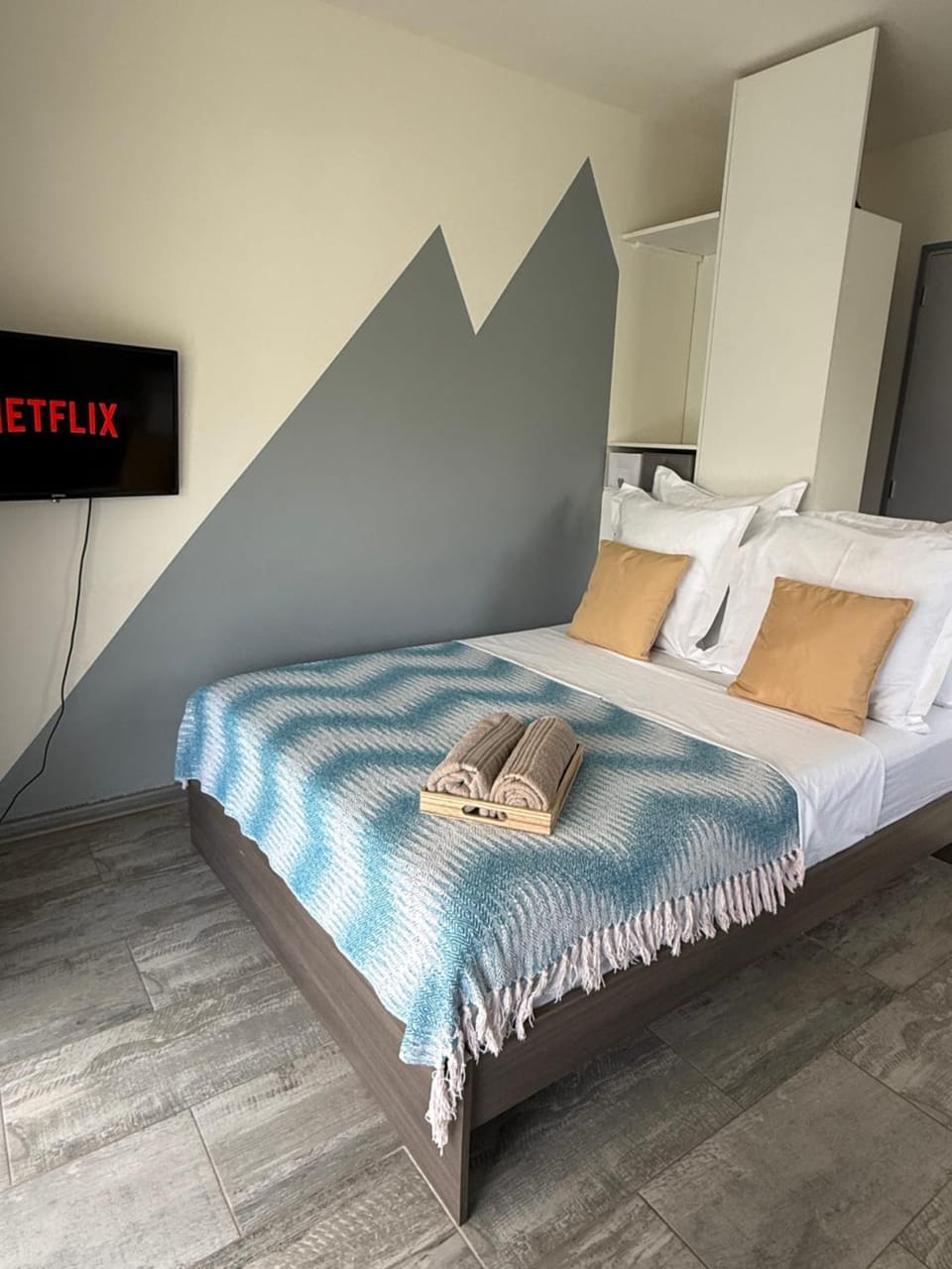 Bed, Photo of the whole room, Bedroom, towels