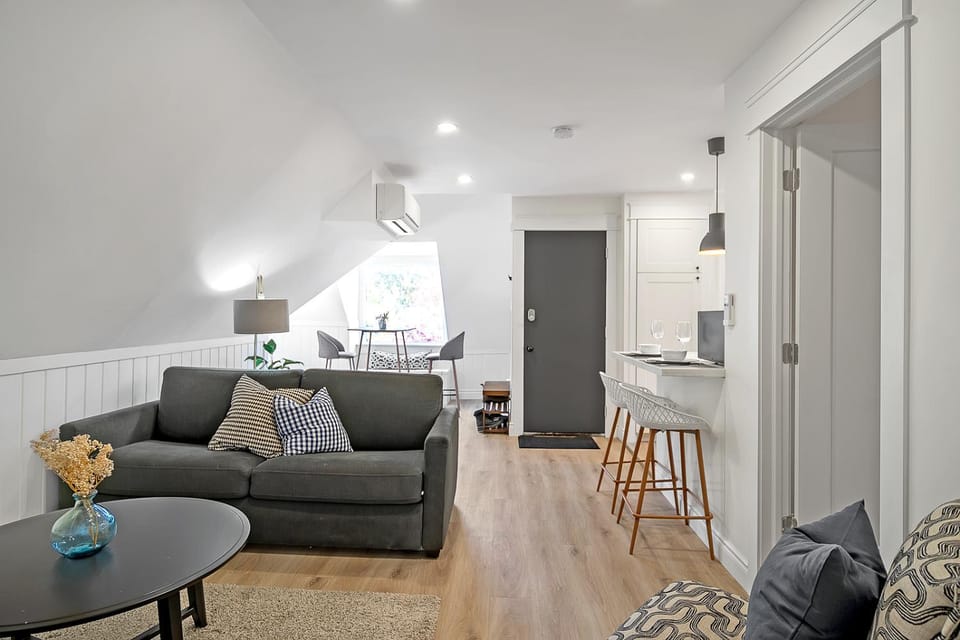 The Dove Loft Near DT & Hospital Apartment in Peterborough