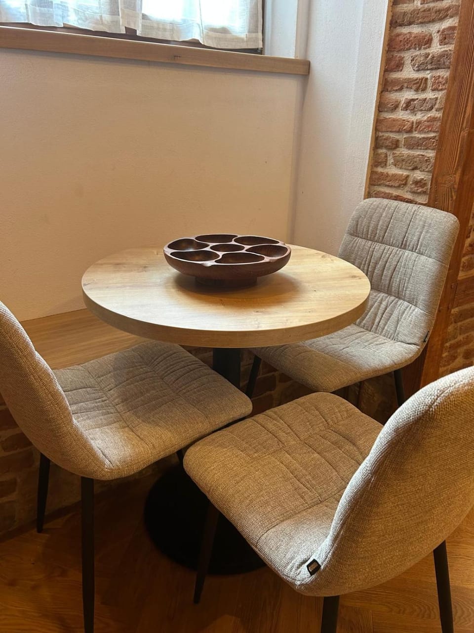 Seating area, Dining area