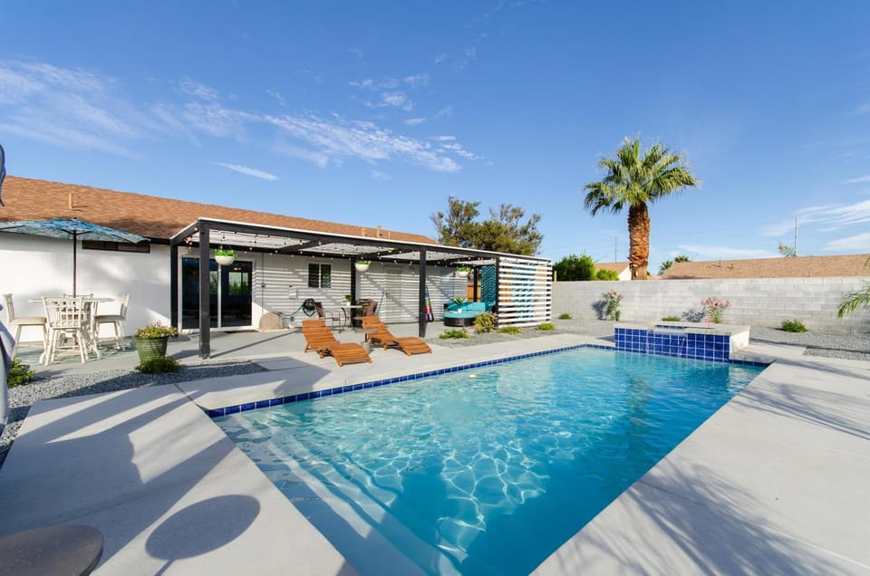 Zen Palm Springs Villa Pool and Mountain View Villa in Palm Springs