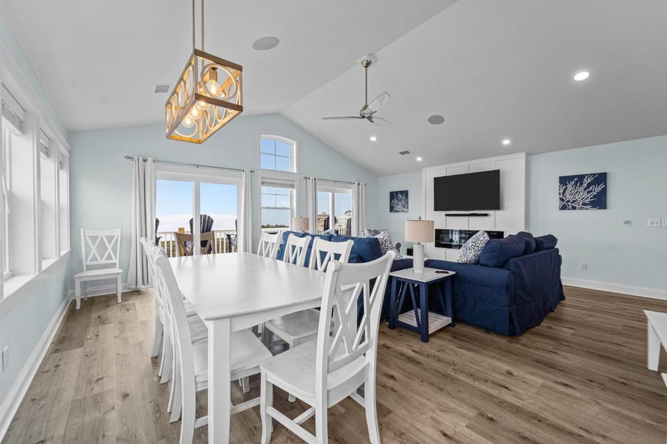 8477 - Seas the Breeze I House in Avon
