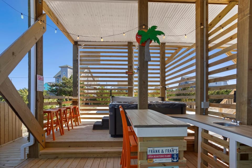 8305 - The Sound of Sunshine House in Avon