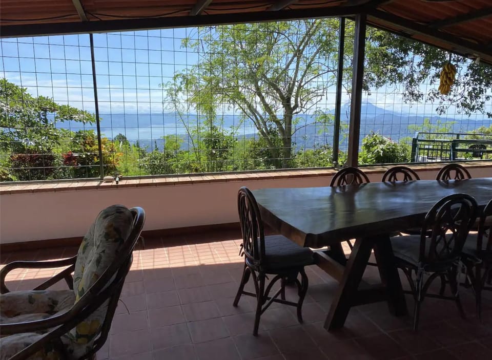 Natural landscape, Balcony/Terrace, Seating area, Dining area, Lake view