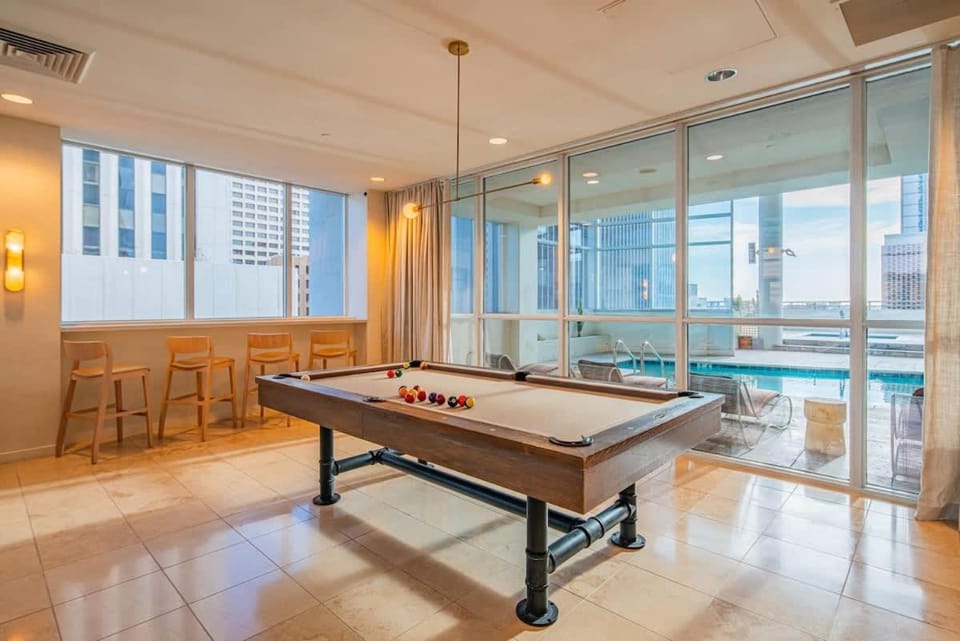 Tranquil 1BR with Parking Gym Pool Apartment in Phoenix