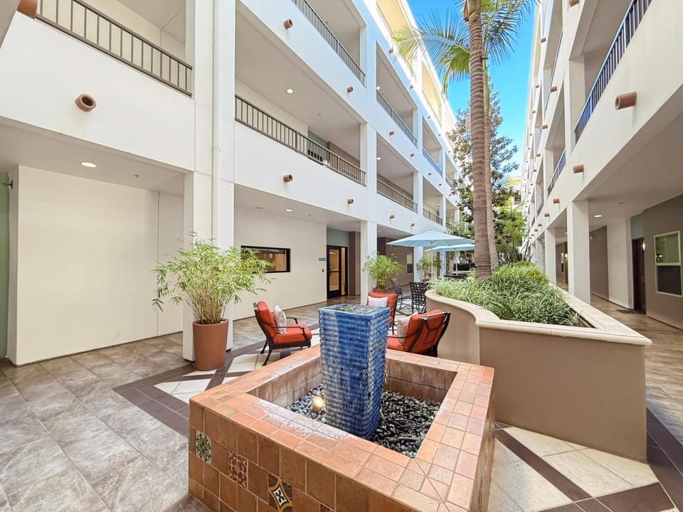 3BR Retreat in Prime Valley Location 109 Hotel in Encino