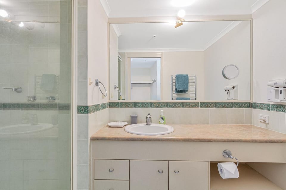Ocean Tower Unit 1308 - Twin Towns Apartment in Tweed Heads