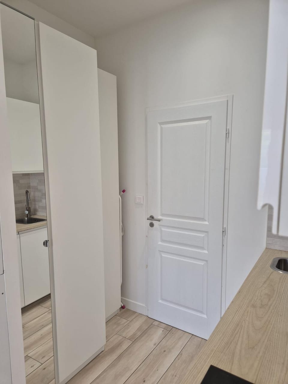 Studio à Bagneux avec terrasse privée, parking et climatisation payants Apartment in Île-de-France