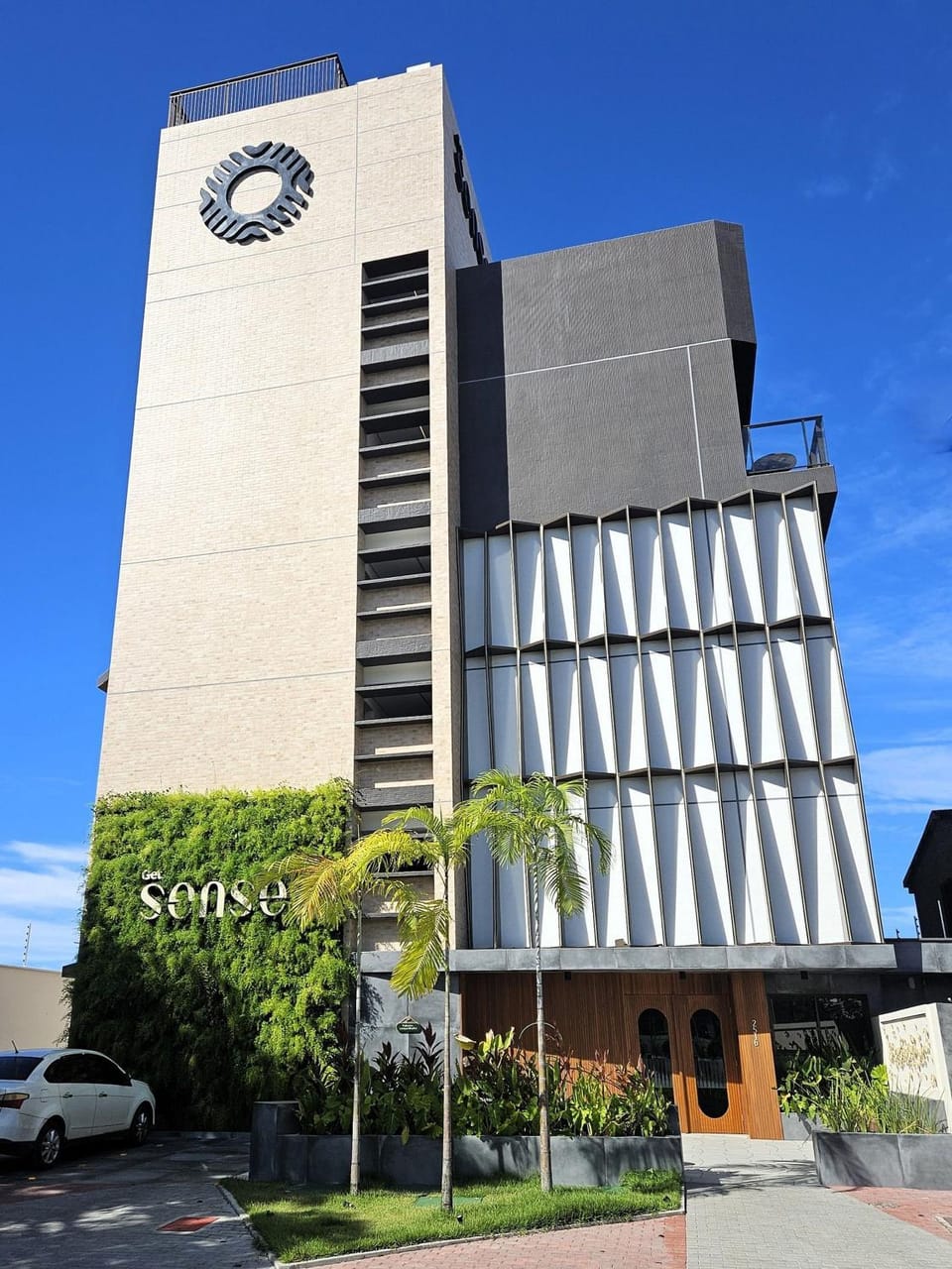 Property building, Facade/entrance