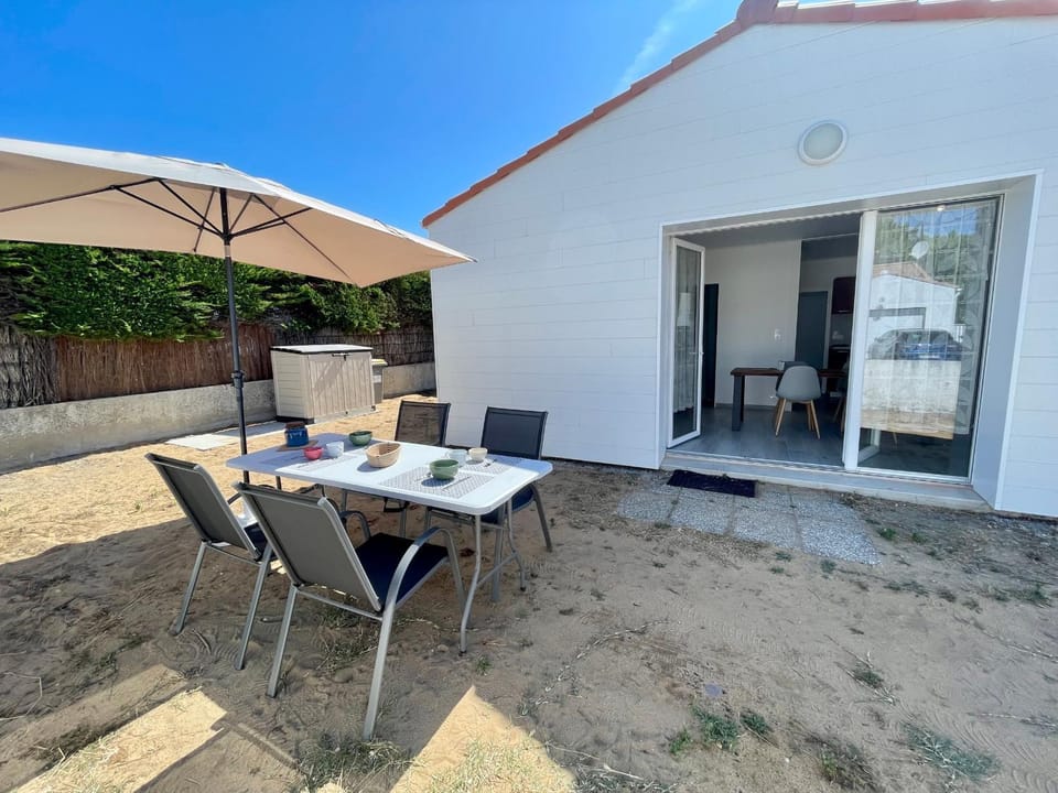 Maison rénovée avec WIFI, 700m de la mer - 4 couchages - FR-1-231-341 House in Pays de la Loire