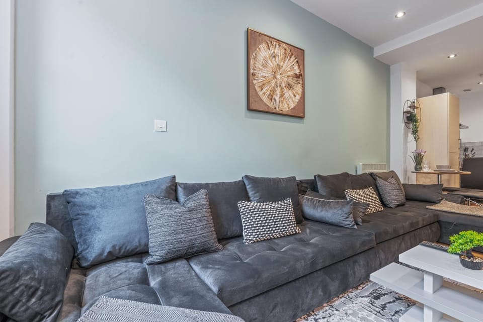 Kitchen or kitchenette, Living room, Seating area