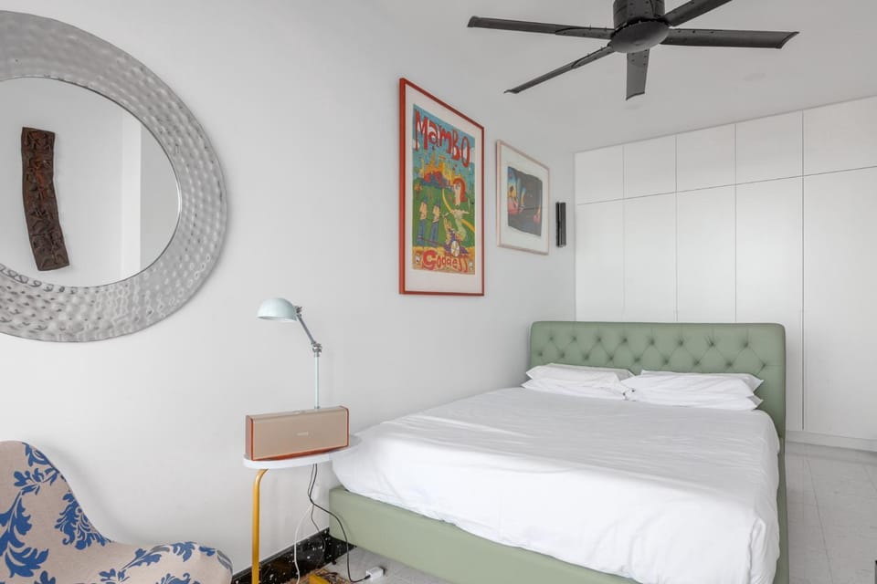 Bright Tamarama 2-Bed Apartment with Balcony Views Apartment in Sydney