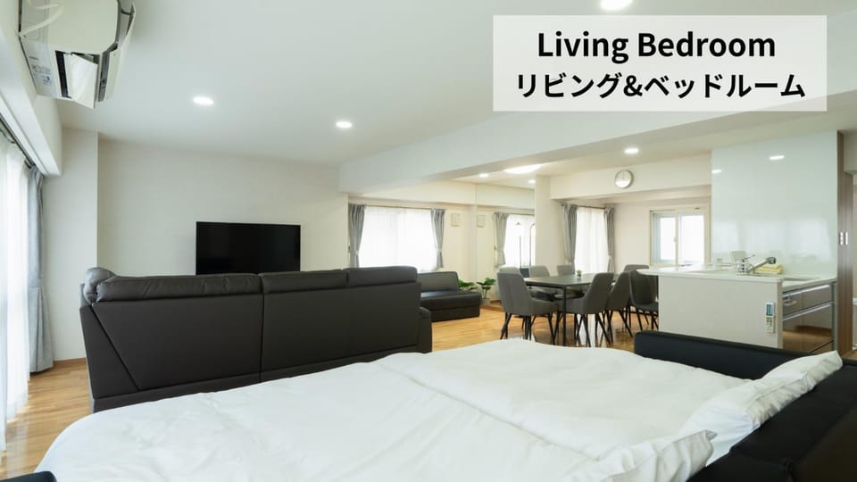 Bed, TV and multimedia, Living room, Bedroom