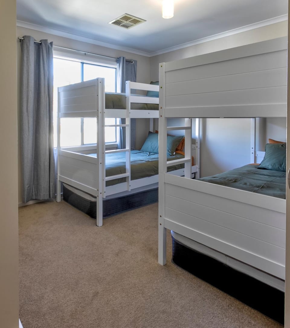 Bed, Bedroom, bunk bed