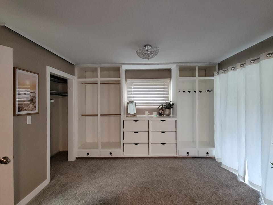 Bedroom, wardrobe