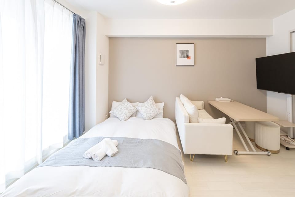 Bed, TV and multimedia, Photo of the whole room