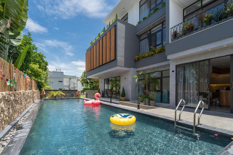 Property building, Swimming pool