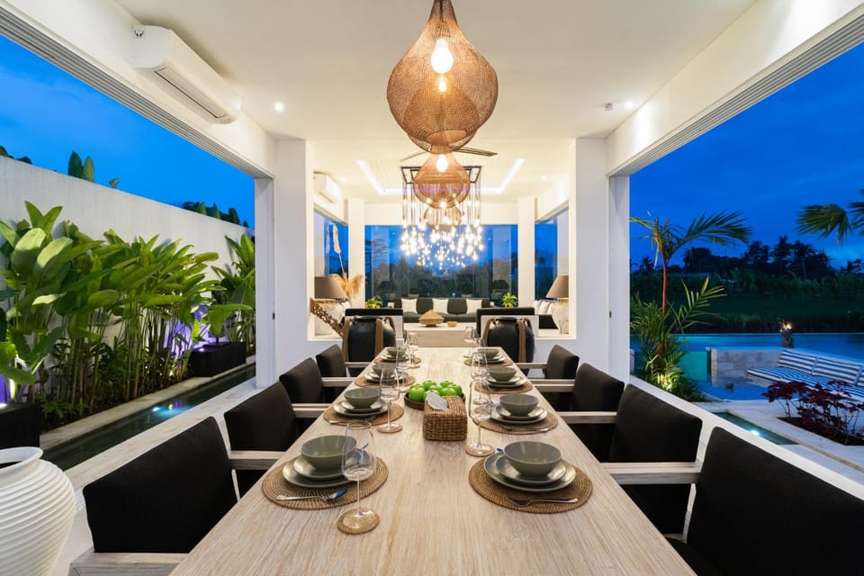 Property building, Seating area, Dining area, Garden view, air conditioner