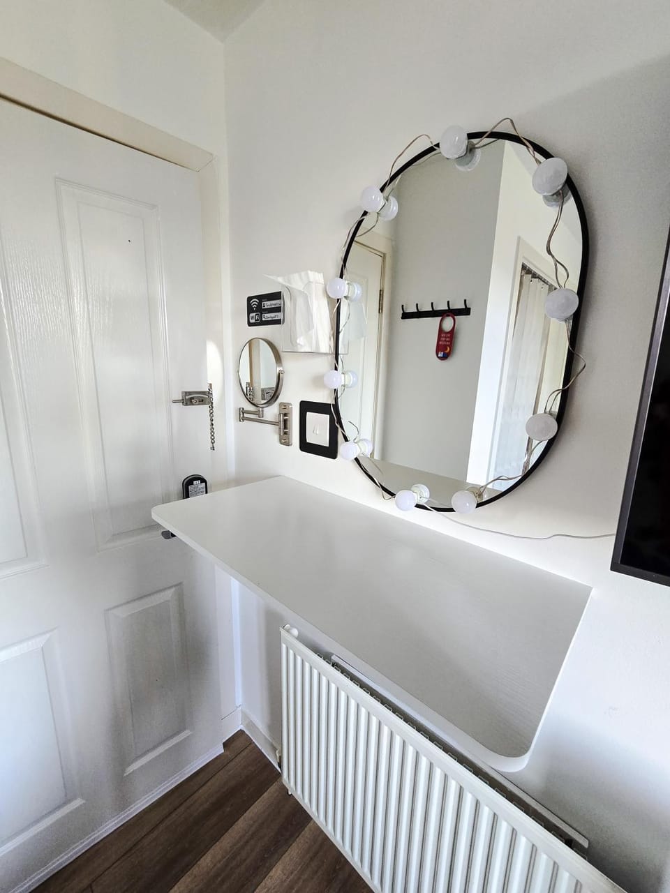 Double Rooms with Shared Bathroom Near The Shore and Tram Bed and Breakfast in Edinburgh