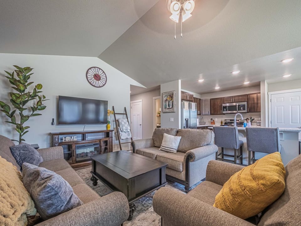 Living room, Seating area