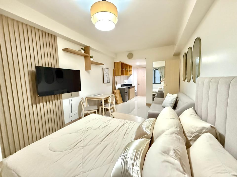 Studio Type Unit without Balcony Apartment hotel in Iloilo City