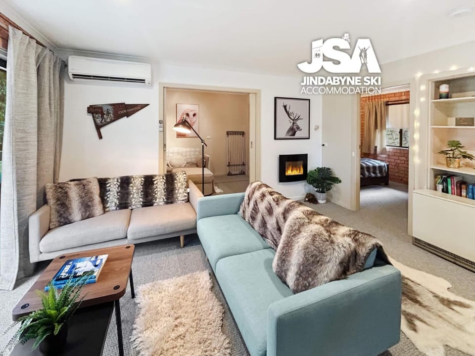 Living room, Photo of the whole room, Seating area