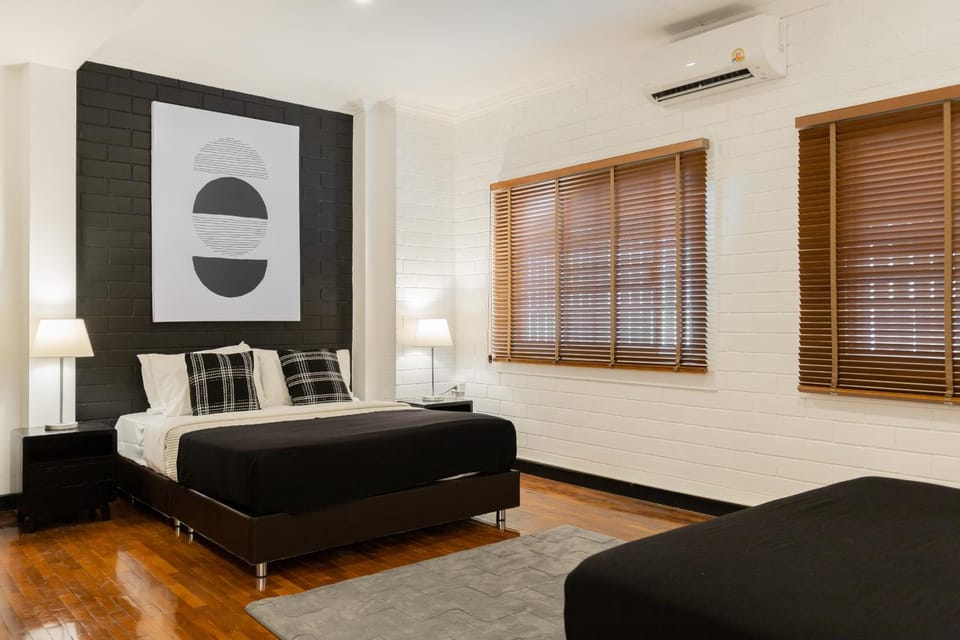 Bed, Bedroom, air conditioner