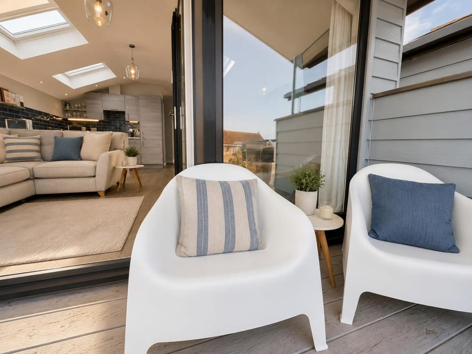 Westward Ho! Dog Friendly - 3 Bedrooms, Sea Views & Space to Relax Apartment in Westward Ho