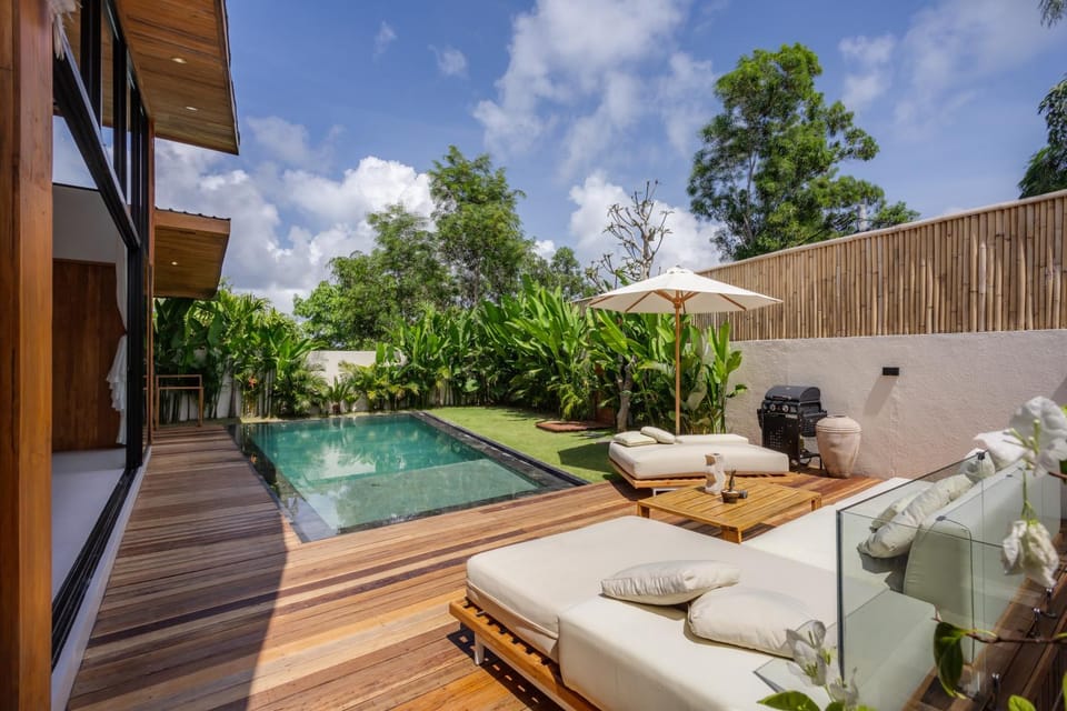 Property building, Garden, Garden view, Swimming pool