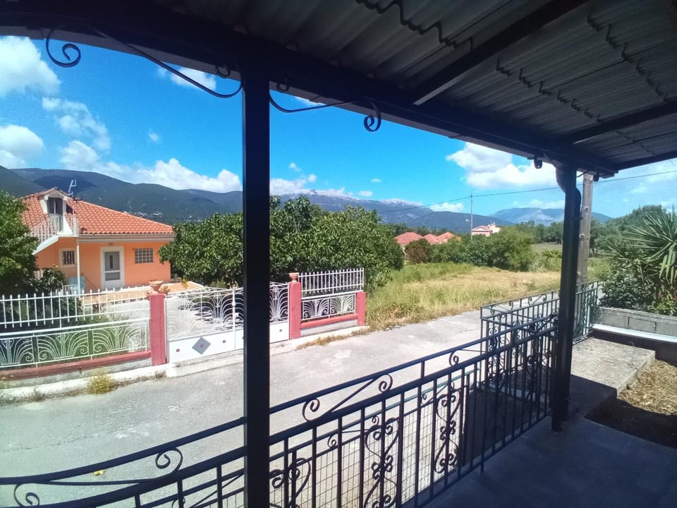 Balcony/Terrace, Mountain view