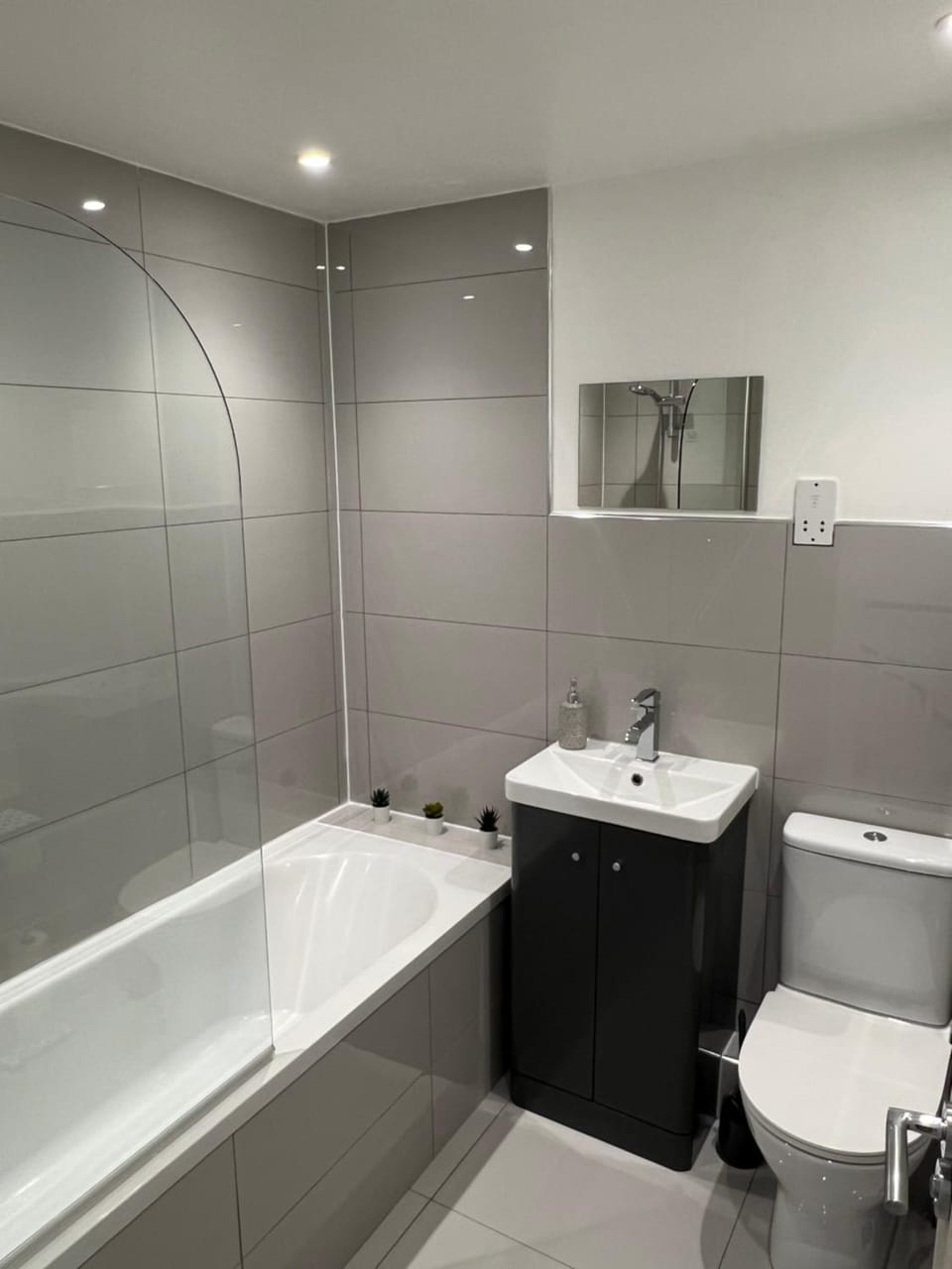 Shower, Toilet, Bathroom, Bath, towels