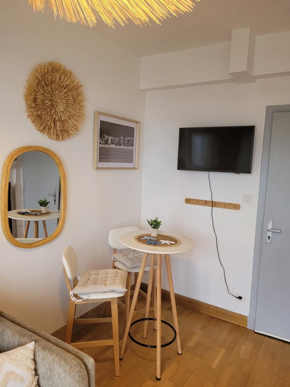 TV and multimedia, Dining area