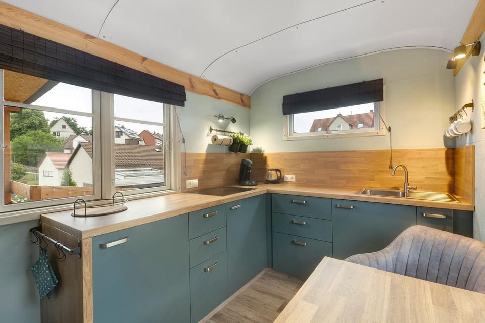 Property building, Kitchen or kitchenette, Living room