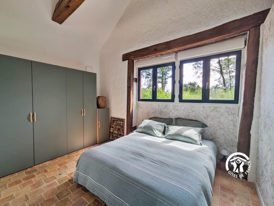 Bed, Photo of the whole room, Bedroom, wardrobe
