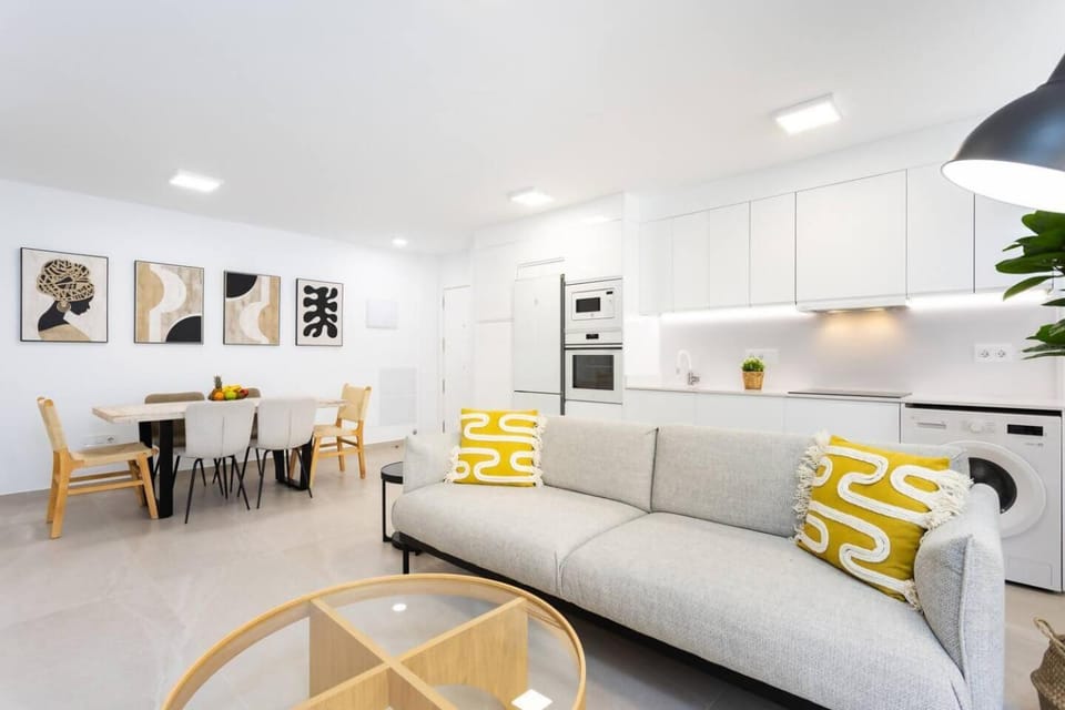 Sunnyland Cristianos Beach Apartment in Los Cristianos
