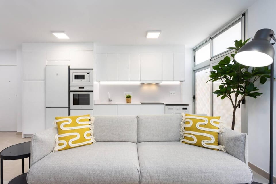 Sunnyland Cristianos Beach Apartment in Los Cristianos