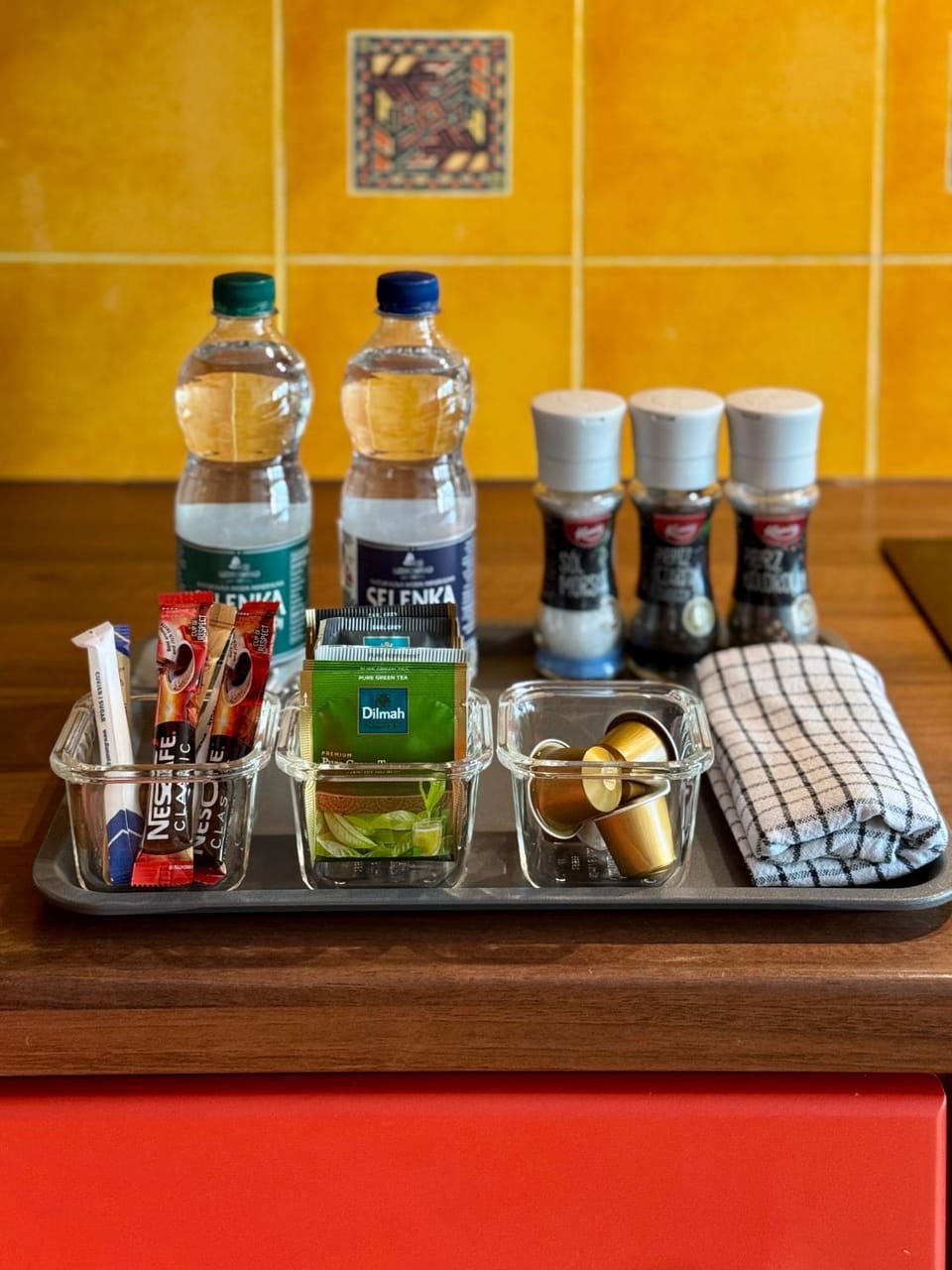 Coffee/tea facilities, Kitchen or kitchenette, Drinks, kitchen