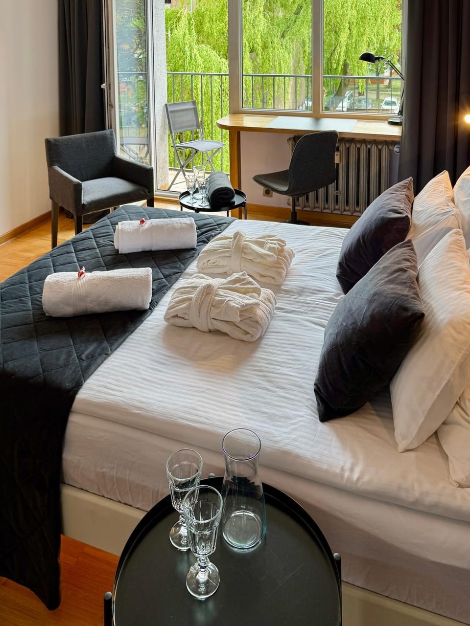 Bed, View (from property/room), Balcony/Terrace, Photo of the whole room, Bedroom, towels