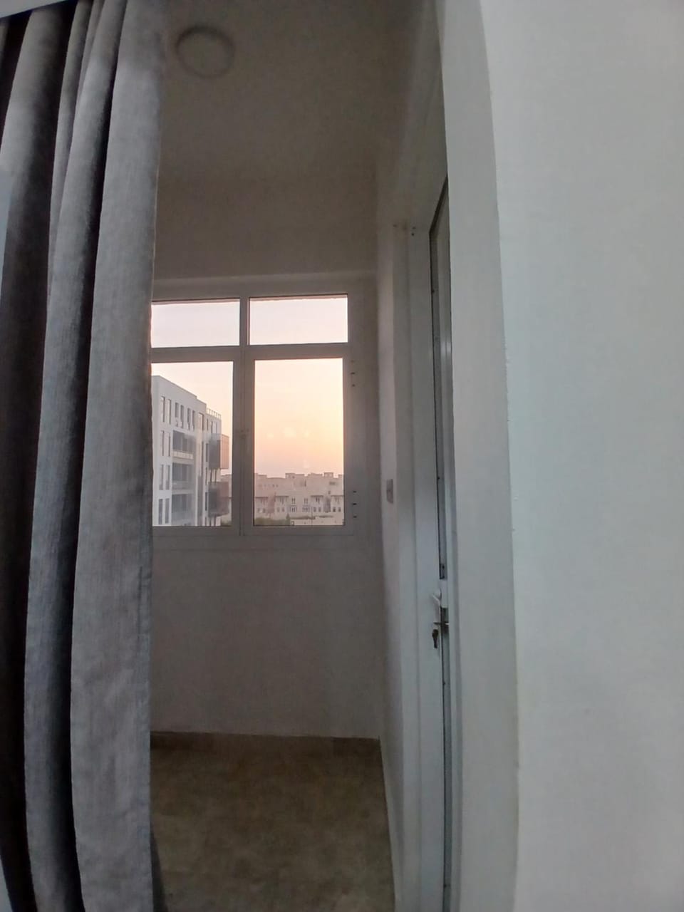 Room with private bathroom in a flat-ladies only Apartment in Muscat