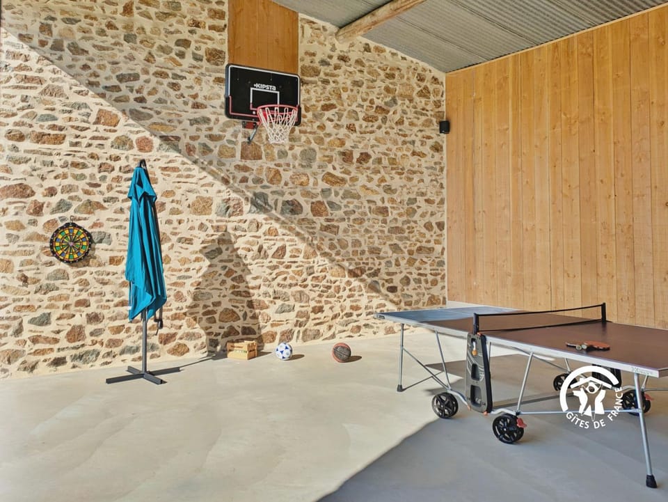 Table tennis