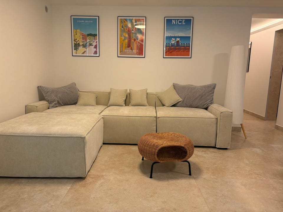 Appartement Neuf 3P- proche mer & aéroport Apartment in Nice