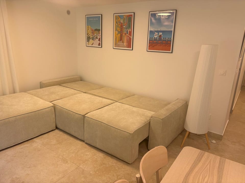 Appartement Neuf 2 chambres et salon - proche mer & aéroport Apartment in Nice