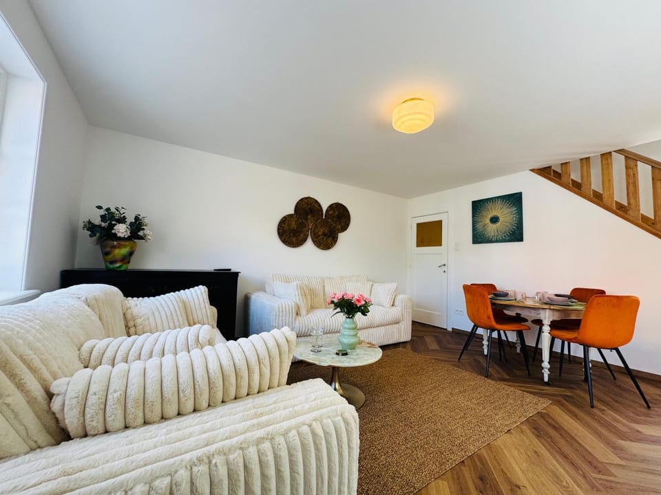 Living room, Seating area, Dining area