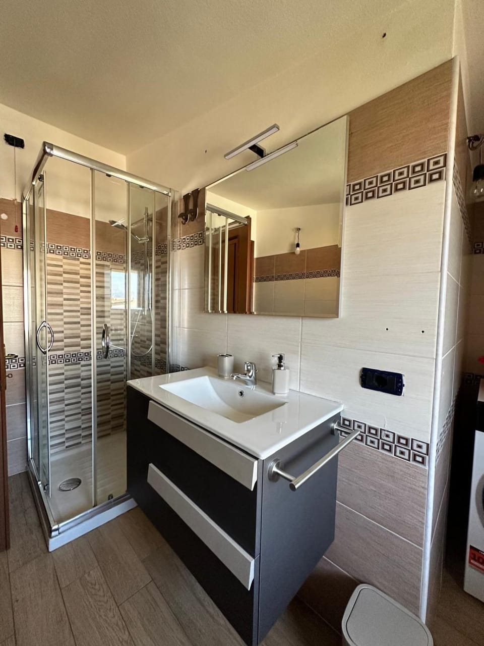 Shower, Bathroom