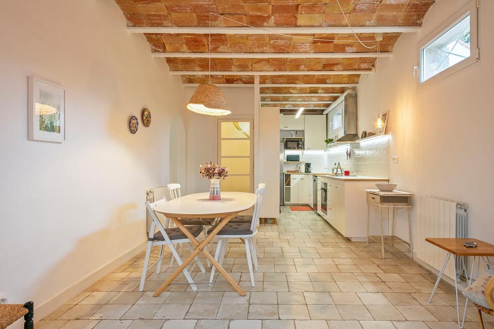 Winahost Apartament Cirerer Apartment in Barcelona